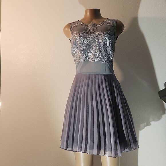 BRAND NEW AX PARIS PLEATED SLEEVELESS LACE DESIGN EMBELLISHMENTS MINI DRESS - Picture 12 of 16